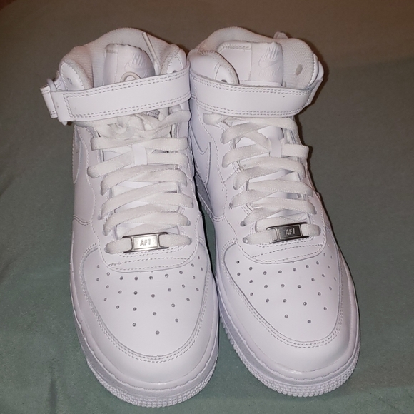 Brand New Air Force Ones - Picture 2 of 7